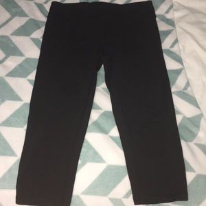 Black capri ivivva leggings